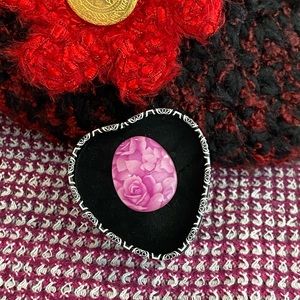 💋 3/$20 | Very Unique Black Pink Ring Size 6
